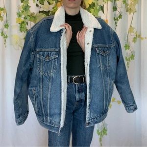 Men’s Sherpa Lined Levi’s Denim Jacket - XL